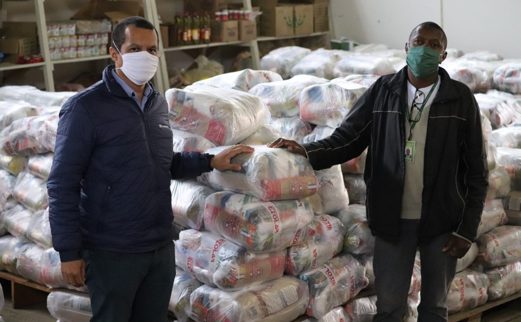 Castrolanda arrecada 30 toneladas de alimentos para famílias em vulnerabilidade social
