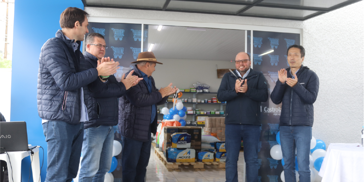 Castrolanda inaugura loja agropecuária em Irati