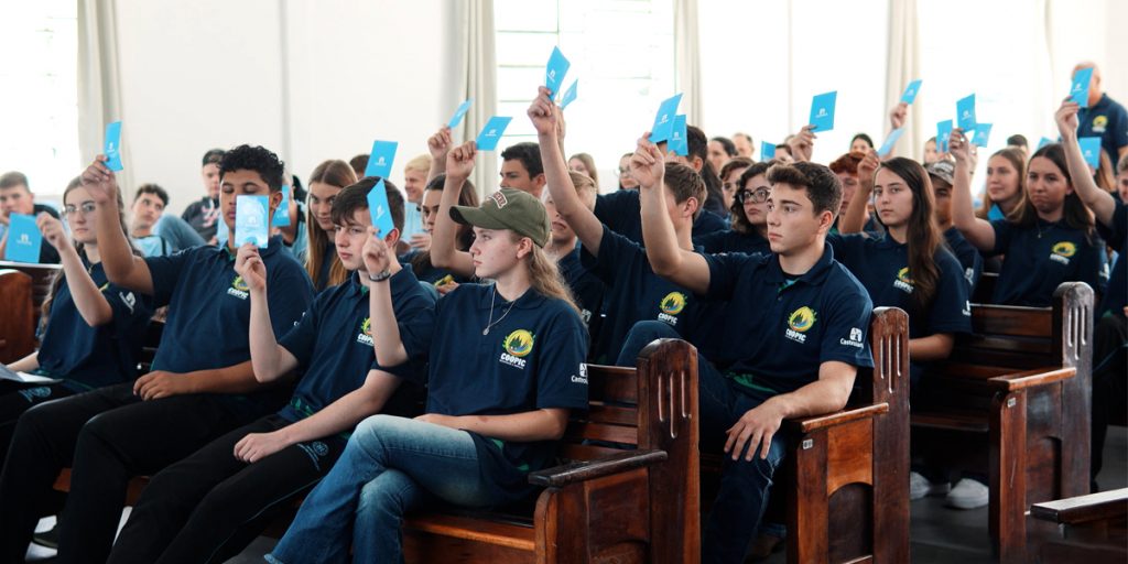 Desenvolver e Cooperar: Castrolanda e Instituto Cristão inauguram cooperativa júnior